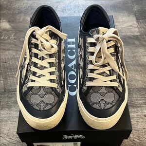 Coach Women’s Navy and Cream Citysole Platform Sneakers 5.5 Runs big